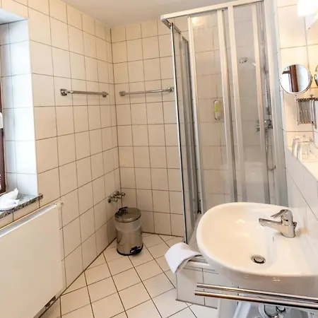 Und Berggasthof Spiessberghaus Am Rennsteig 2*