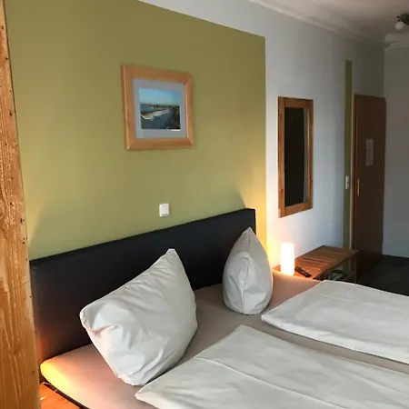 Und Berggasthof Spiessberghaus Am Rennsteig 2*