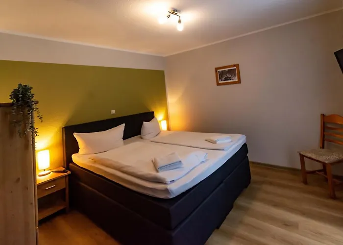 Und Berggasthof Spiessberghaus Am Rennsteig フリードリッヒローダ